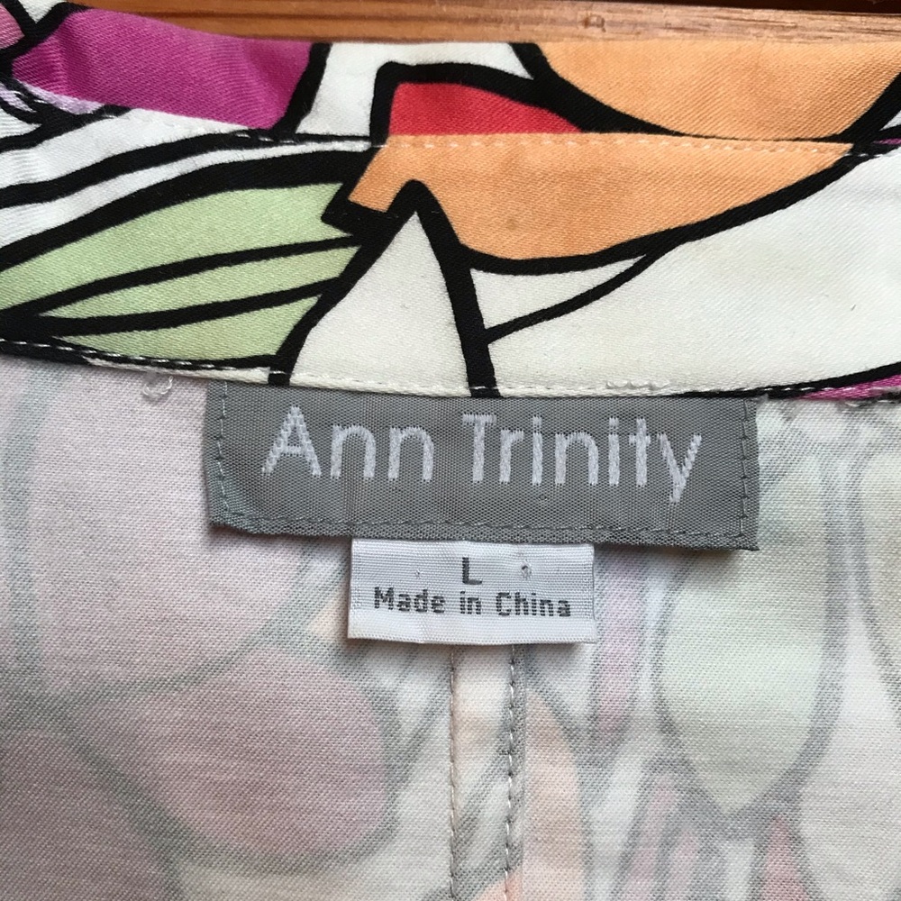 Ann Trinity Floral Zip Up Jacket, EUC, L - Picture 4 of 15